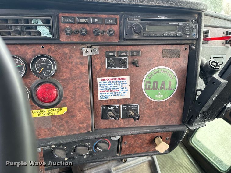 image for item MQ9432 2005 Kenworth W900  ready mix truck