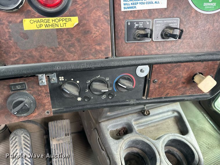 image for item MQ9432 2005 Kenworth W900  ready mix truck