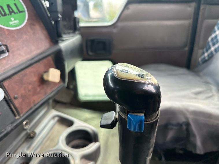 image for item MQ9432 2005 Kenworth W900  ready mix truck