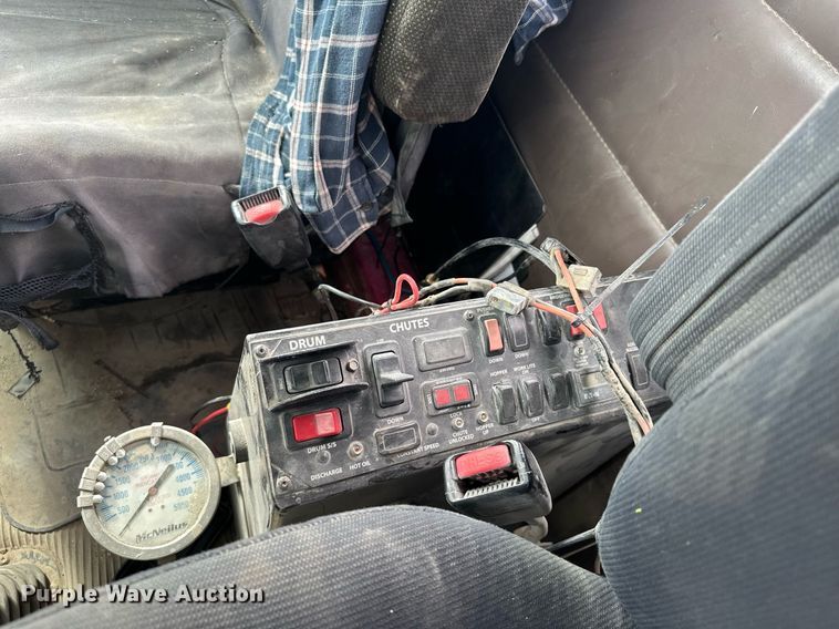 image for item MQ9432 2005 Kenworth W900  ready mix truck