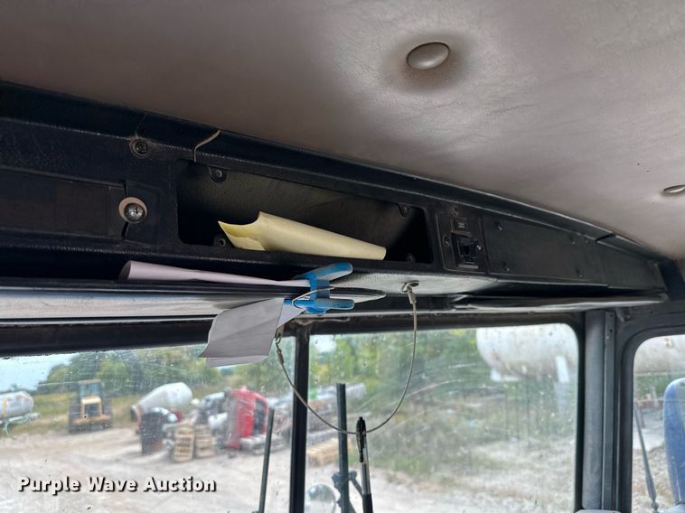 image for item MQ9432 2005 Kenworth W900  ready mix truck