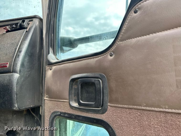 image for item MQ9432 2005 Kenworth W900  ready mix truck