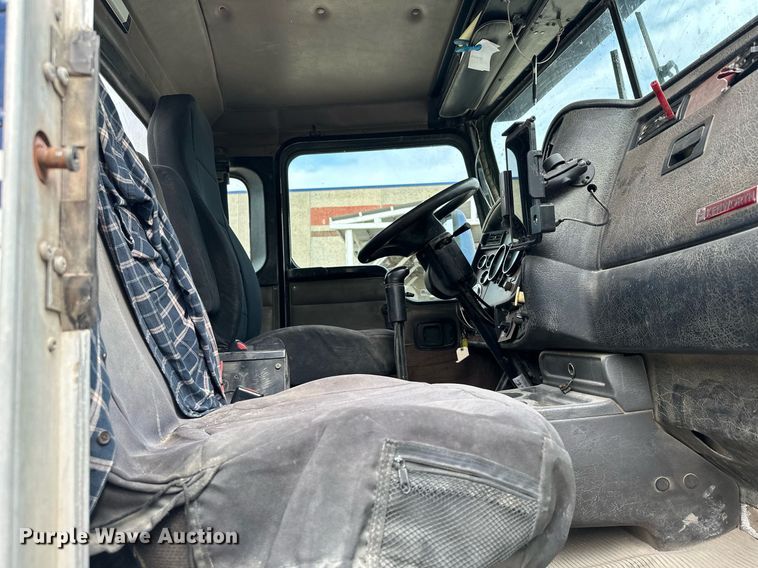 image for item MQ9432 2005 Kenworth W900  ready mix truck