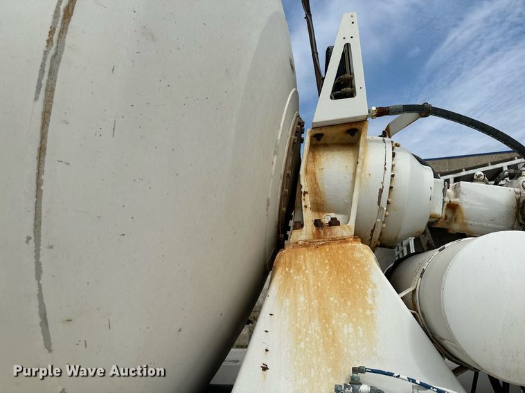 image for item MQ9432 2005 Kenworth W900  ready mix truck