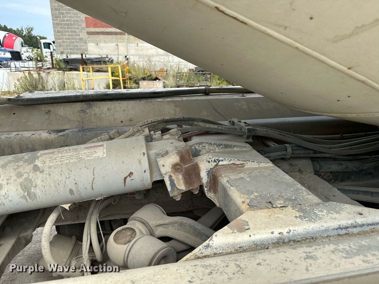 image for item MQ9432 2005 Kenworth W900  ready mix truck