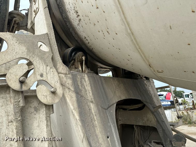 image for item MQ9432 2005 Kenworth W900  ready mix truck