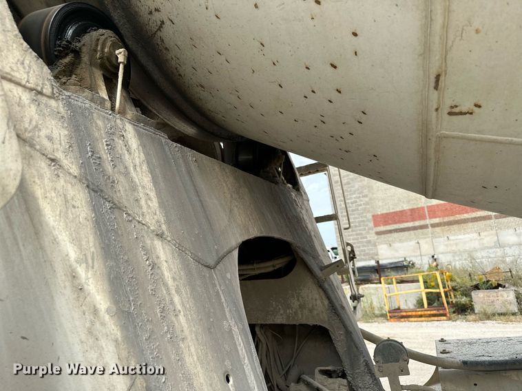 image for item MQ9432 2005 Kenworth W900  ready mix truck