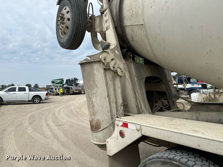 image for item MQ9432 2005 Kenworth W900  ready mix truck