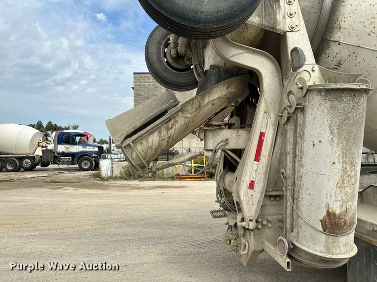 image for item MQ9432 2005 Kenworth W900  ready mix truck