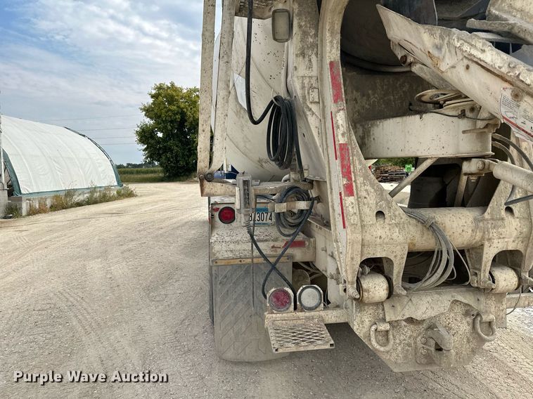 image for item MQ9432 2005 Kenworth W900  ready mix truck