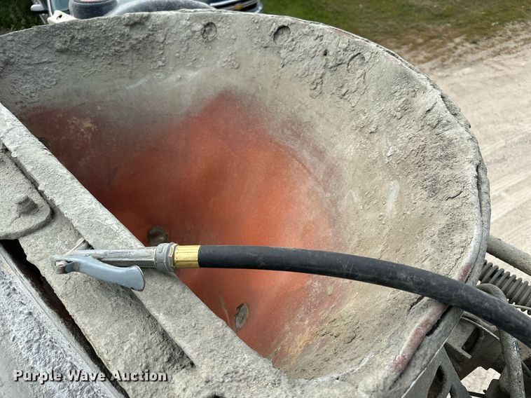 image for item MQ9432 2005 Kenworth W900  ready mix truck