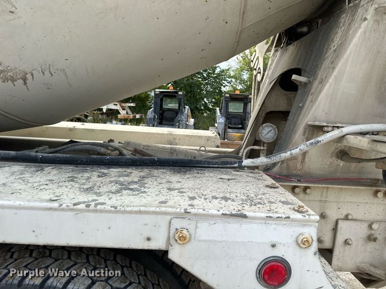 image for item MQ9432 2005 Kenworth W900  ready mix truck