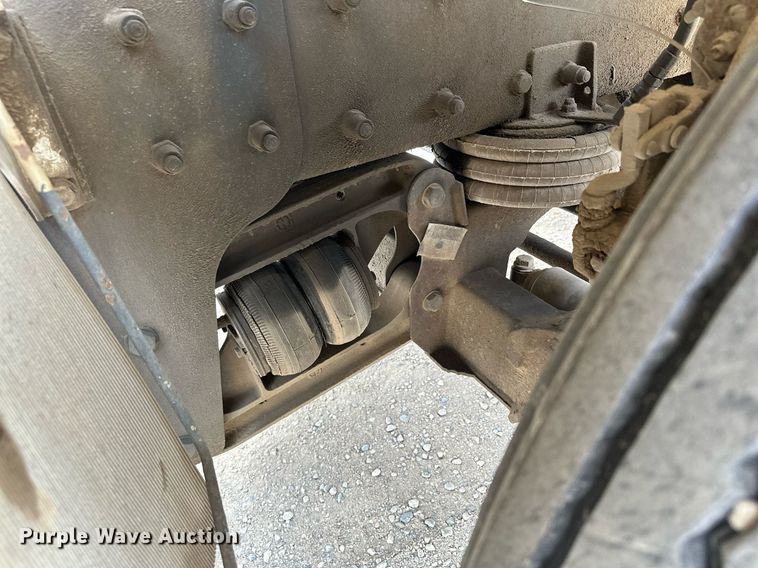 image for item MQ9432 2005 Kenworth W900  ready mix truck