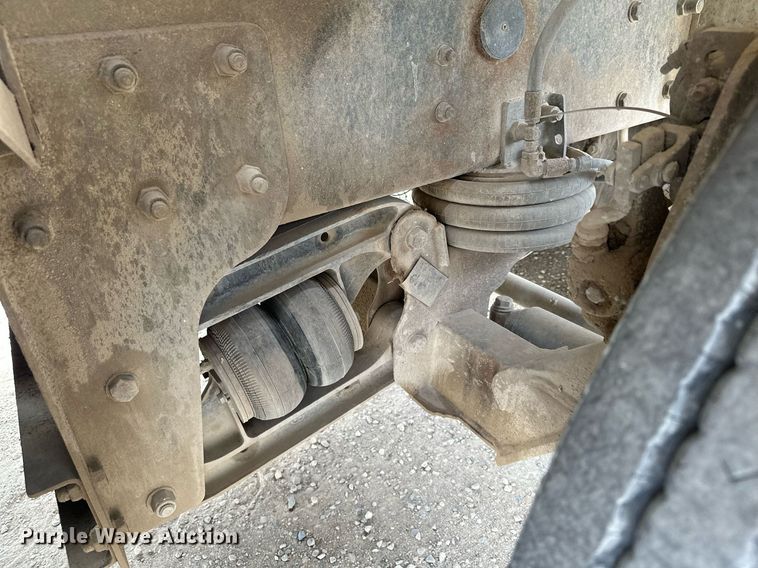 image for item MQ9432 2005 Kenworth W900  ready mix truck