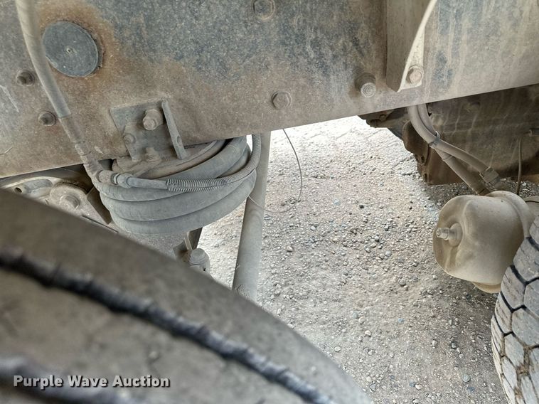 image for item MQ9432 2005 Kenworth W900  ready mix truck