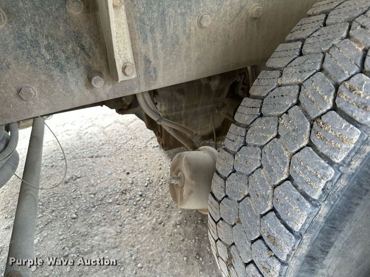 image for item MQ9432 2005 Kenworth W900  ready mix truck