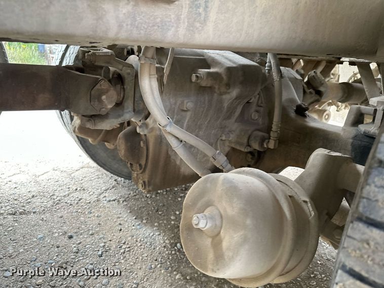 image for item MQ9432 2005 Kenworth W900  ready mix truck