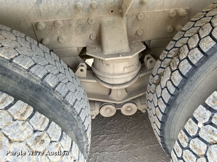 image for item MQ9432 2005 Kenworth W900  ready mix truck