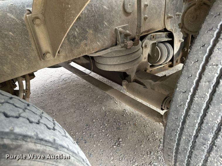 image for item MQ9432 2005 Kenworth W900  ready mix truck