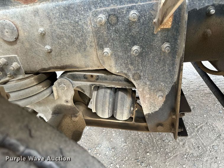 image for item MQ9432 2005 Kenworth W900  ready mix truck