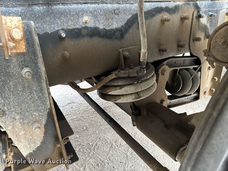 image for item MQ9432 2005 Kenworth W900  ready mix truck