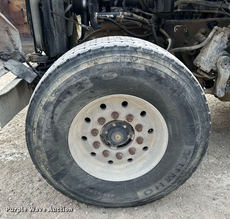 image for item MQ9432 2005 Kenworth W900  ready mix truck