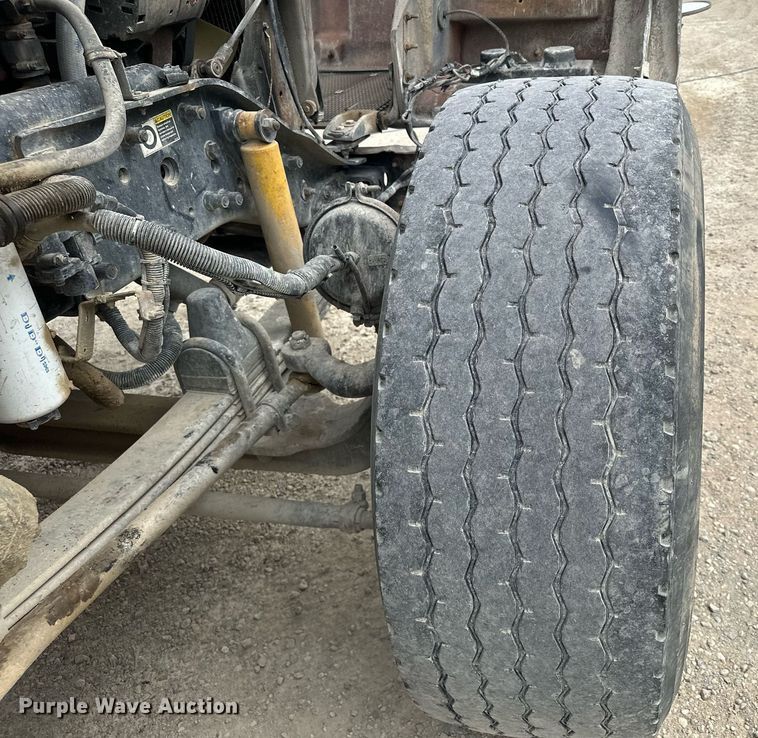 image for item MQ9432 2005 Kenworth W900  ready mix truck