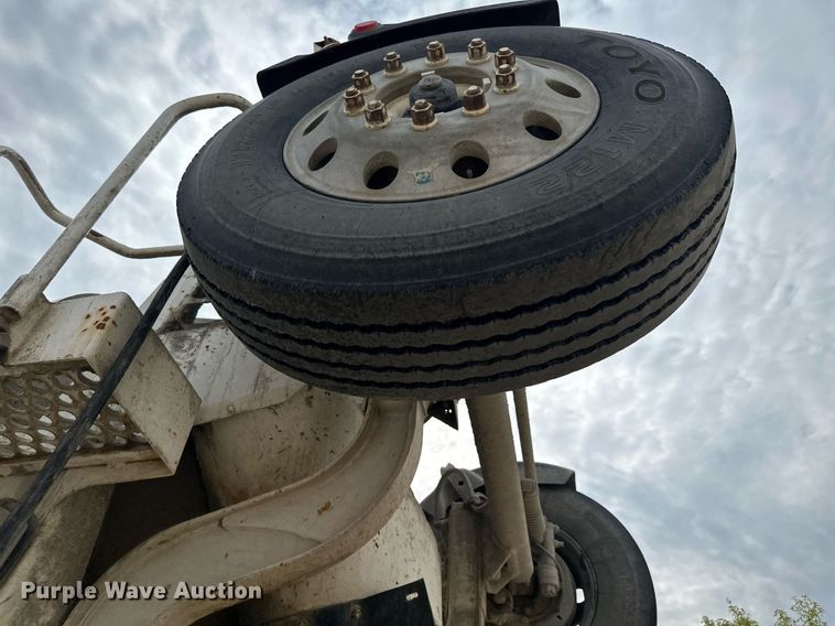 image for item MQ9432 2005 Kenworth W900  ready mix truck