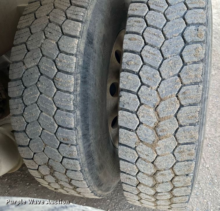 image for item MQ9432 2005 Kenworth W900  ready mix truck