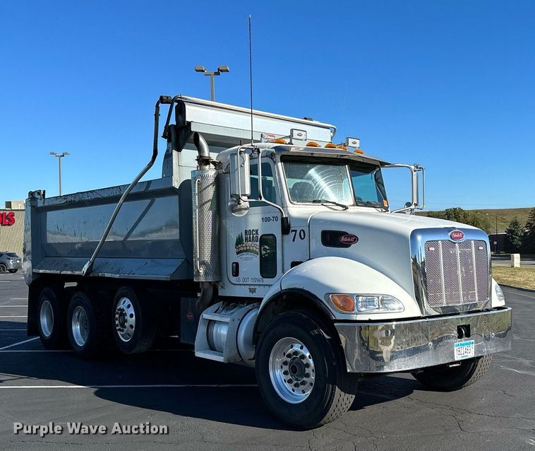 image for item MQ9435 2006 Peterbilt 335  dump truck
