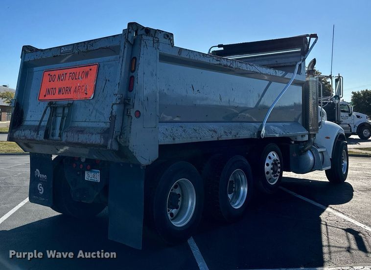 image for item MQ9435 2006 Peterbilt 335  dump truck