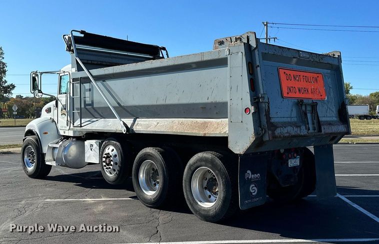 image for item MQ9435 2006 Peterbilt 335  dump truck