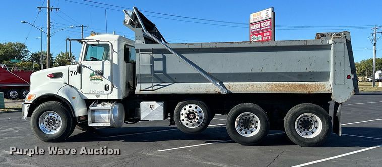 image for item MQ9435 2006 Peterbilt 335  dump truck