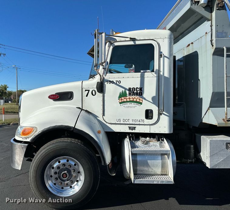 image for item MQ9435 2006 Peterbilt 335  dump truck