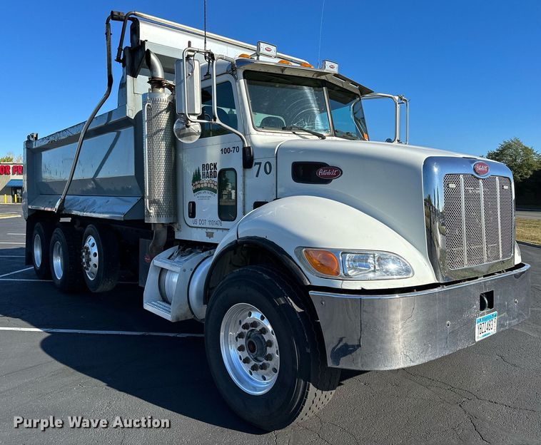 image for item MQ9435 2006 Peterbilt 335  dump truck