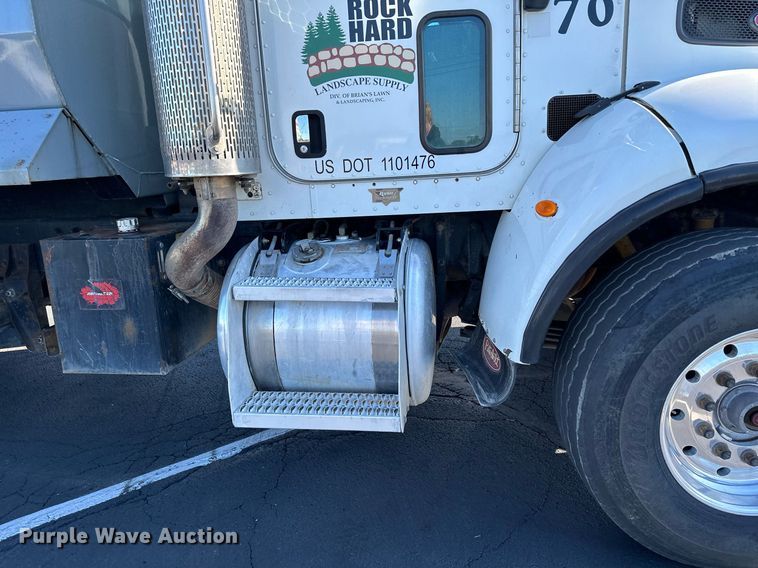 image for item MQ9435 2006 Peterbilt 335  dump truck