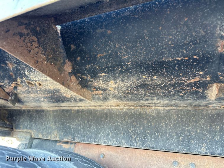 image for item MQ9435 2006 Peterbilt 335  dump truck