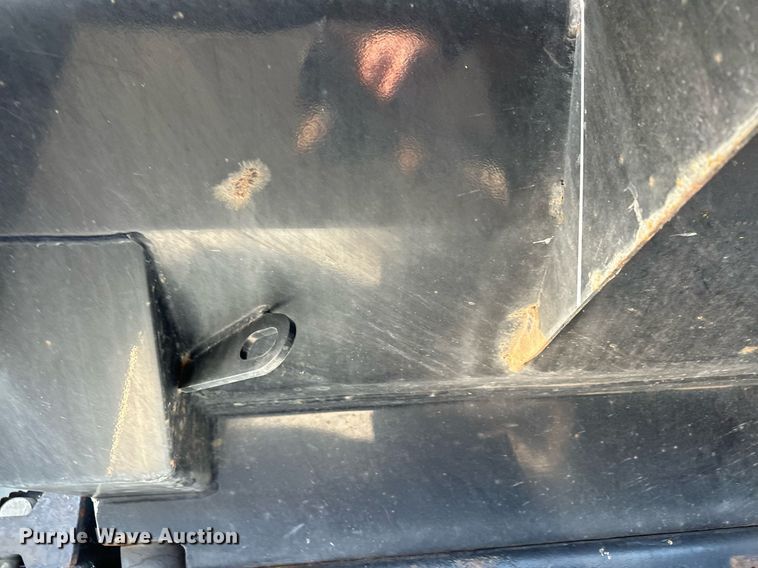 image for item MQ9435 2006 Peterbilt 335  dump truck