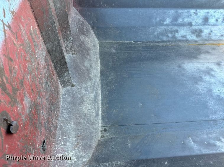 image for item MQ9435 2006 Peterbilt 335  dump truck