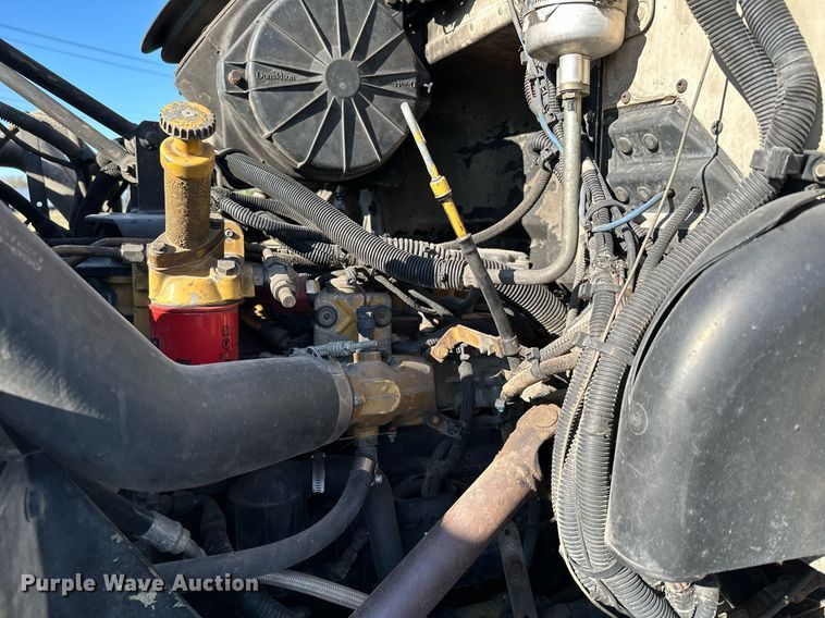 image for item MQ9435 2006 Peterbilt 335  dump truck