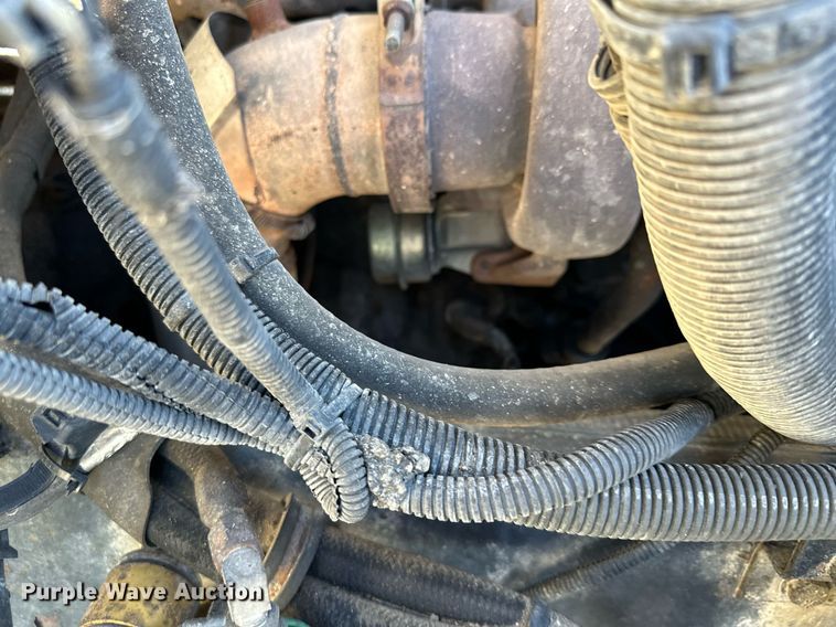 image for item MQ9435 2006 Peterbilt 335  dump truck