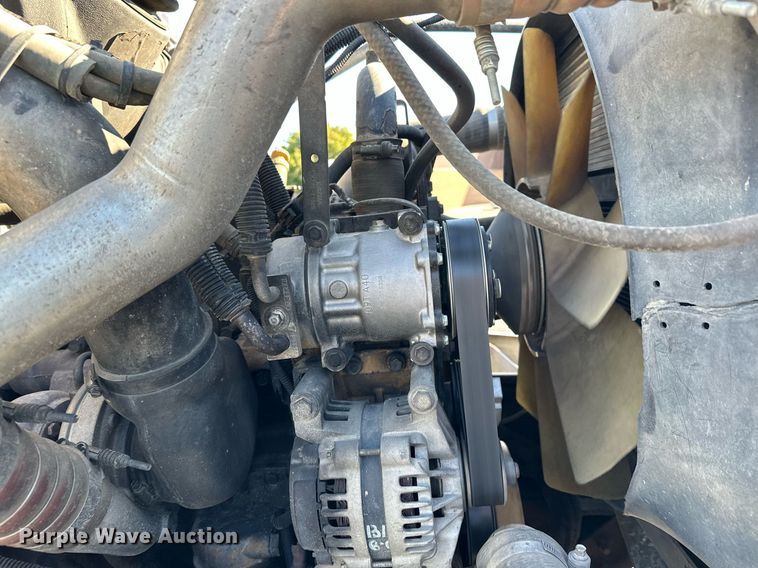 image for item MQ9435 2006 Peterbilt 335  dump truck