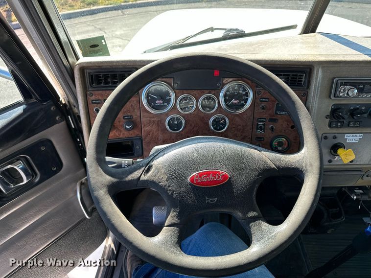 image for item MQ9435 2006 Peterbilt 335  dump truck