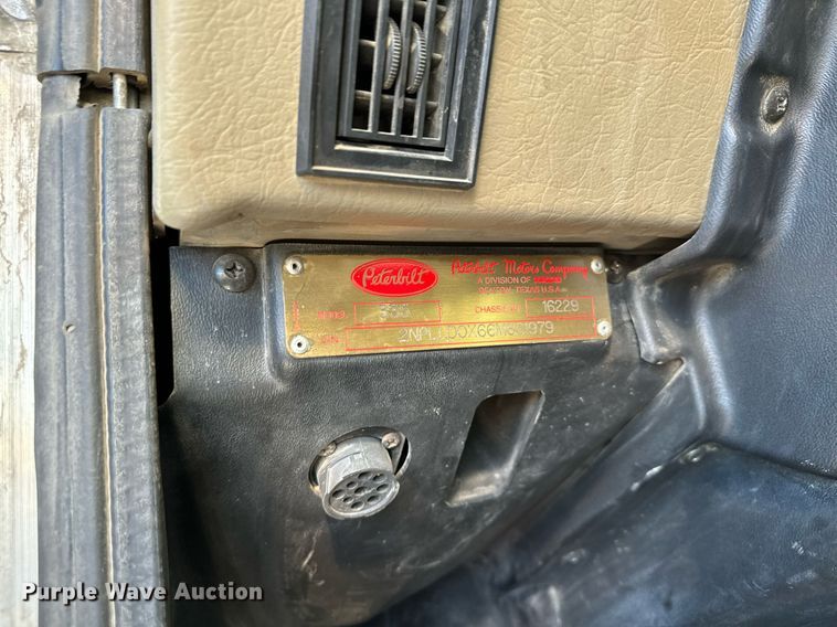 image for item MQ9435 2006 Peterbilt 335  dump truck