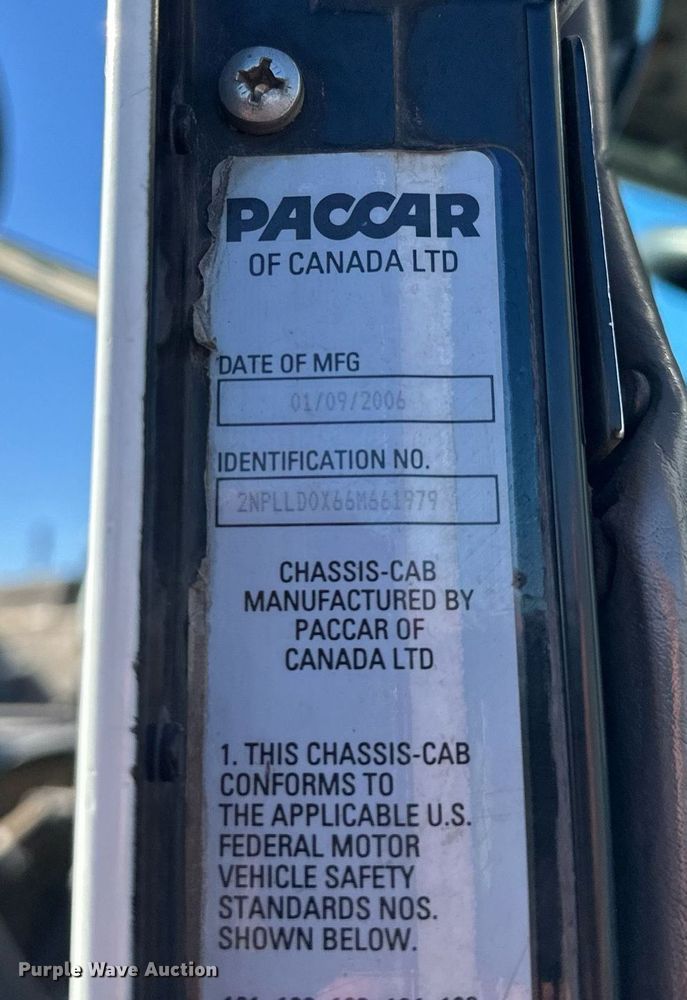 image for item MQ9435 2006 Peterbilt 335  dump truck