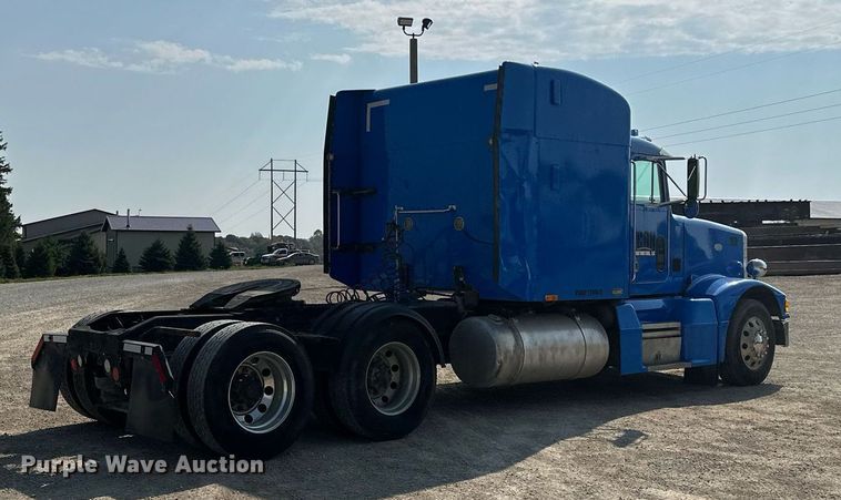 image for item MQ9460 1999 Peterbilt 377  semi truck
