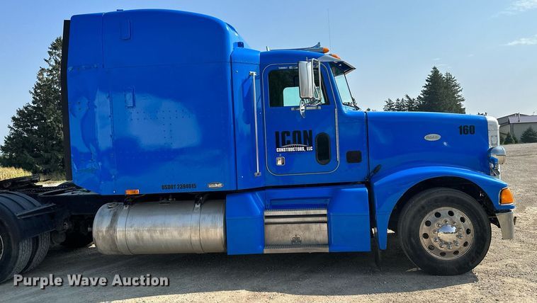 image for item MQ9460 1999 Peterbilt 377  semi truck