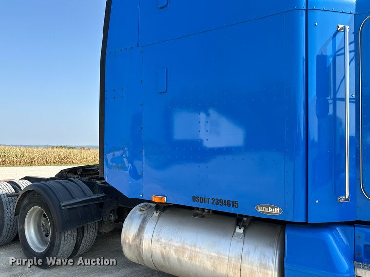 image for item MQ9460 1999 Peterbilt 377  semi truck