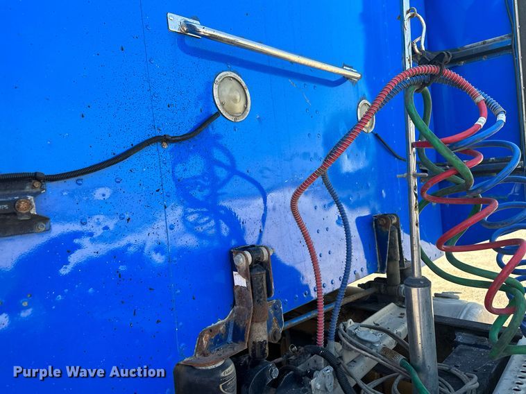 image for item MQ9460 1999 Peterbilt 377  semi truck