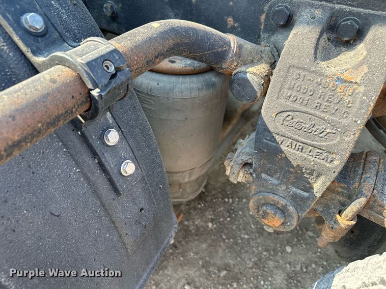 image for item MQ9460 1999 Peterbilt 377  semi truck